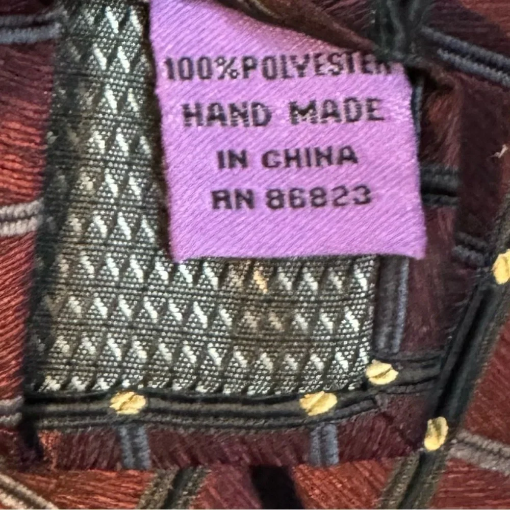 🌿SALE🌿BERGAMO New York Red/Burgundy Striped Necktie